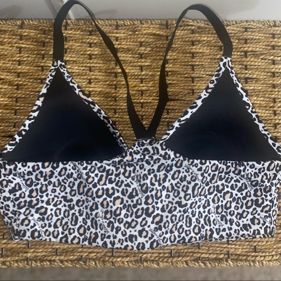 VS plunge bra EUC - Picture 4 of 8